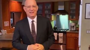 Tom Hanks reaparece, tras el coronavirus, en «Saturday Night Live»