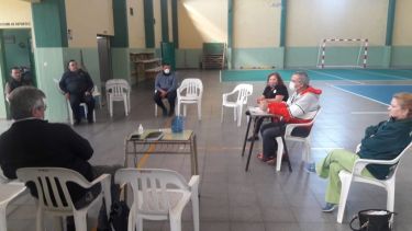 El Comité de Crisis local, respaldó la propuesta del intendente Alberto Pacenti de cerrar calles de acceso a Chichinales. (Foto archivo)