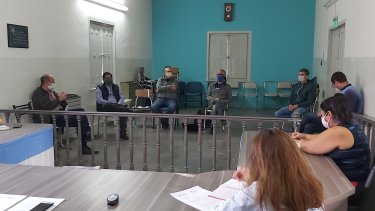 Concejales de Villa Regina se reunieron con comerciantes para analizar la crítica situación que atraviesa. (Foto gentileza)