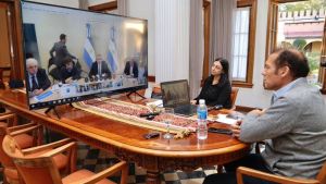 Alberto Fernández dialogaba con los gobernadores y evalúa definiciones