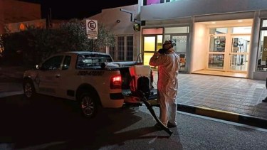 Coronavirus: Así limpian, desinfectan y fumigan en SAO y Las Grutas.