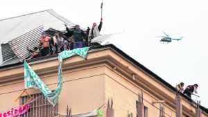 Internas, críticas y tensión entre poderes por la liberación de presos