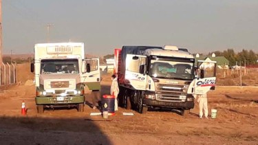 En el acceso este a Jacobacci comenzó a funcionar este viernes un puesto de desinfección para vehículos que ingresan a la ciudad. (Foto: José Mellado)