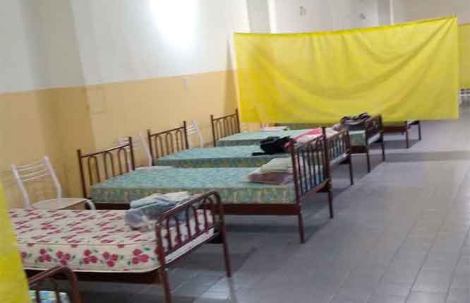 Un hotelero de Jacobacci puso a disposición 30 camas y colchones y el "grupo de mujeres solidarias" recolecto donaciones de sábanas, toallas y toallones para equipar el lugar. (Foto: gentileza).