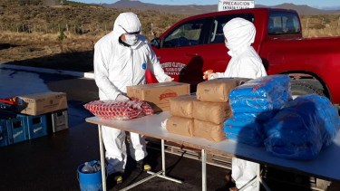 En el acceso oeste a Pilcaniyue funciona un puesto de control y desinfección (Foto: gentileza).
