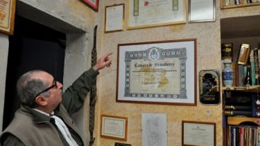 En su extensa trayectoria, el escritor valchetense ha recibido numerosos reconocimientos por su aporte a la cultura. (Foto: José Mellado).