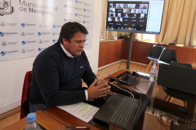 El intendente Mariano Gaido, en videoconferencia de prensa  (foto Oscar Livera)