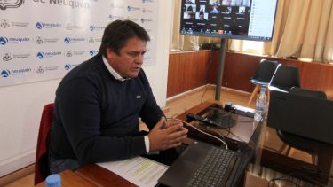 El intendente Mariano Gaido, en videoconferencia de prensa  (foto Oscar Livera)
