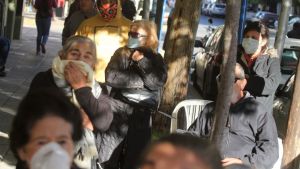 Jubilados de Salud Pública piden a Gutiérrez un bono de emergencia