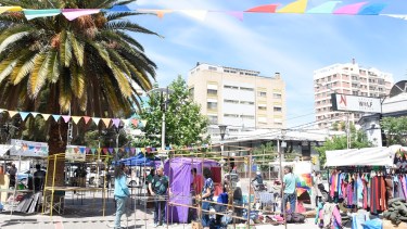 En noviembre la feria cumple años y lo festeja con artesanos del país. Este año no pueden, aún imaginar, como será. (Foto: Archivo)