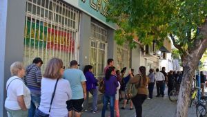 Bancos abrirán solo para jubilados y planes sociales: consejos a tener en cuenta