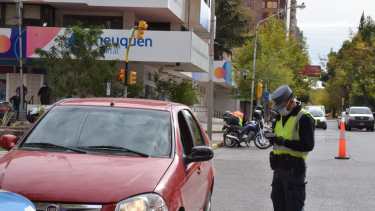 El municipio de Neuquén habilitará esta semana a obras de construcción a que retomen sus trabajos. (Yamil Regules)