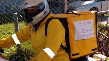 Al rededor de 80 trabajadores de aplicaciones de reparto no realizarán entregas hoy. Se lleva adelante un paro internacional para exigir la actualización de tarifa y mejoras en las condiciones de trabajo. (Foto: Gentileza).