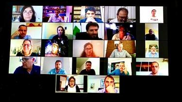 La reunión entre la gobernadora, ministros y legisladores de la oposición duró tres horas.