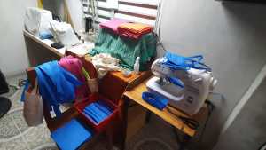 Solidaridad en plena pandemia: una modista de Viedma donó  1.600 barbijos