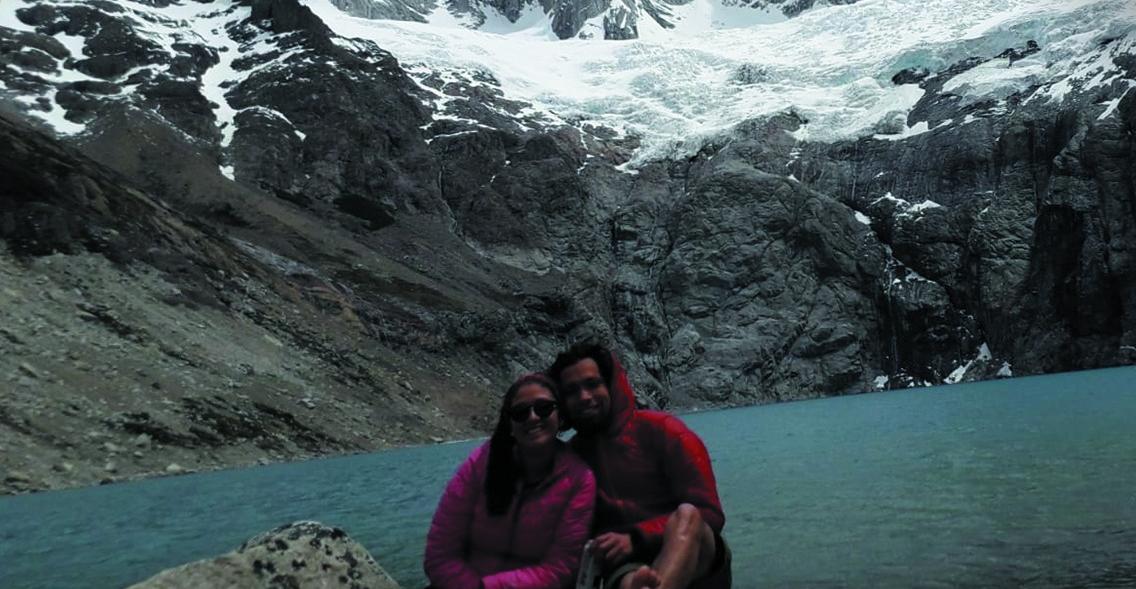 Pablo y Belén están varados en El Chaltén, desde el 20 de marzo. Quieren volver a su casa en Roca. Foto gentileza. 