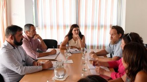 El gobierno de Neuquén reiteró a docentes que pedirá ayuda para pagar salarios