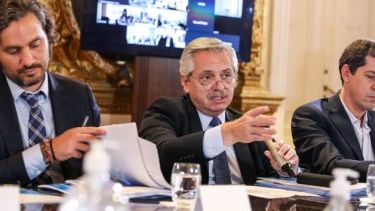 Alberto Fernández permanece conectado con sus ministros, para evaluar cómo es el avance de la situación sanitaria. Foto: archivo Clarín.-