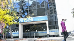 En Neuquén dos de cada tres personas que recibirán el IFE son trabajadores informales