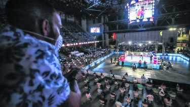 Los espectadores fueron obligados a mantener distanciamiento social y a usar barbijo.