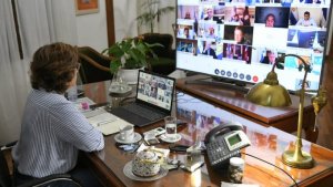 Carreras respaldó seguir con la cuarentena y habló de “oportunistas políticos”