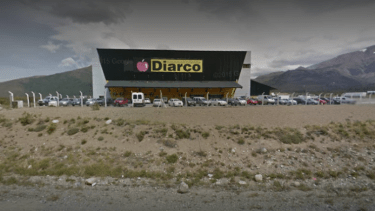 El reclamo se llevó a cabo en el estacionamiento de Diarco. Foto: google map