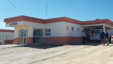 Al hospital "Dr. Raúl Fernícola" de Valcheta tiene una amplia zona de cobertura. (Foto de archivo)