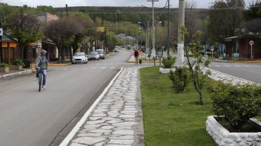 Las calles vacías de Loncopué, la ciudad aislada por la pandemia. (Archivo)