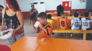 La familia de Petrolero Argentino mantiene el espíritu deportivo y solidario