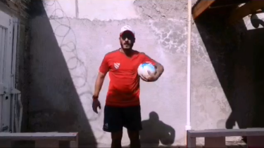 Mauricio Villa, referente del plantel de Primera y DT de los más chicos.