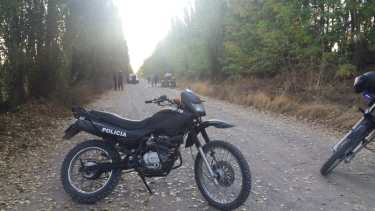 Personal de la Brigada Motorizada de Huergo detuvo a dos sujetos que tenían armas de fuego en su poder. (Foto gentileza)