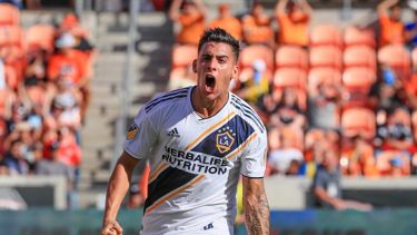 Para comprar a Pavón, LA Galaxy debe pagar 20 millones de dólares.