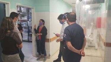 La ministra de Salud, Andrea Peve, recorrió hoy el hospital de Cutral Co. 