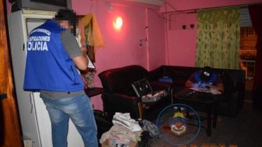 La policía allanó dos casas particulares ayer por una investigación de prostiución (gentileza)
