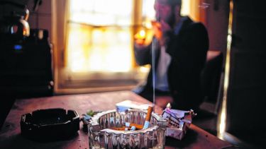 El tabaco o el alcohol son armas de doble filo. Pueden dar sensación de calma pasajera pero generan más ansiedad a la larga. (Foto Gonzalo Maldonado)