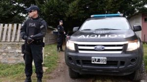 Aíslan a todos los efectivos de la PSA de Bariloche