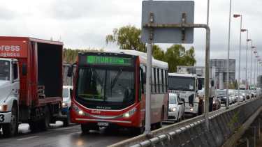 El municipio de Neuquén habilitará esta semana a obras de construcción a que retomen sus trabajos. (Yamil Regules)