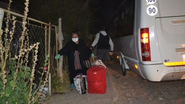 Varias personas mayores integraron el contingente de jacobaccinos "repatriados" desde Bariloche. (Foto: municipio de Jacobacci)
