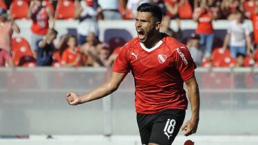 "Uno quisiera estar jugando, entrenando, pero no puedo decir que estoy mal, porque hay millones de argentinos que si la pasan mal", dijo el delantero rojo.