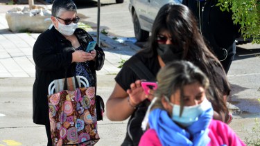 Dos fallecidos y récord de casos de coronavirus en un día en Río Negro