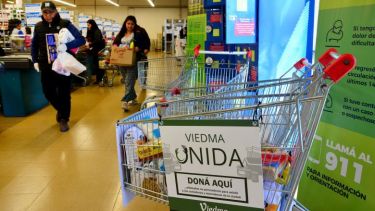 En Viedma las donaciones se reciben en los propios supermercados. Foto: Marcelo Ochoa.