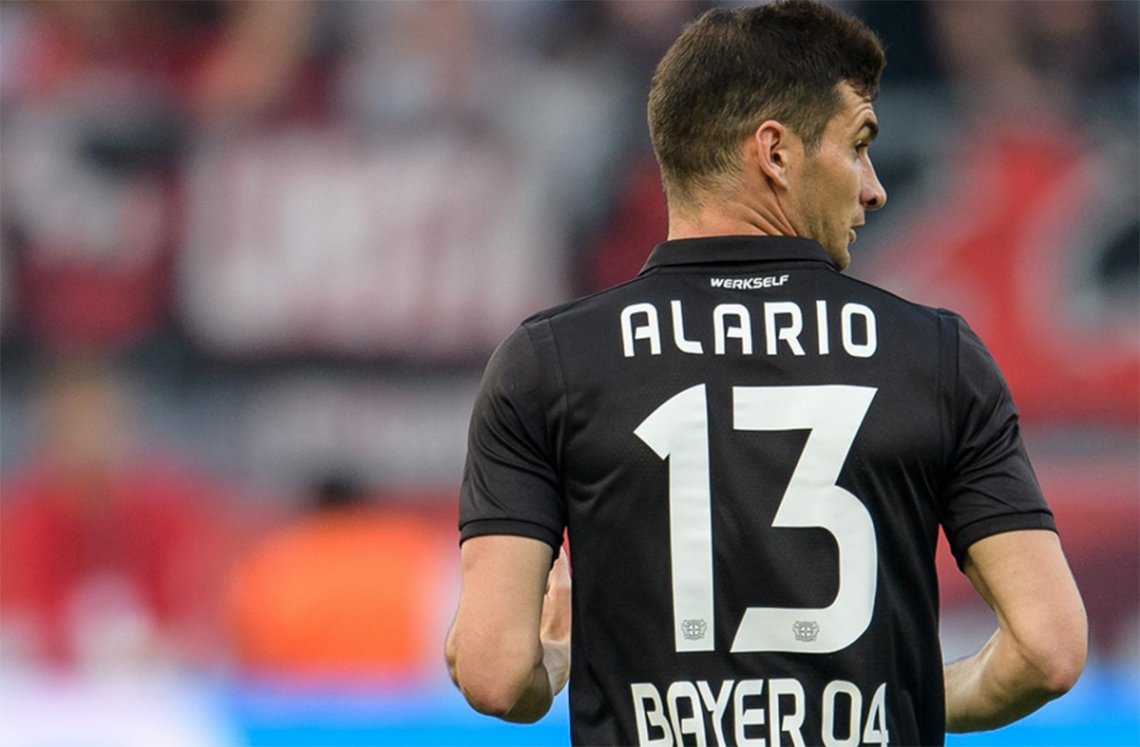 Alario jugó apenas 25 minutos en la abultada derrota del Leverkusen ante el Wolfsburgo.