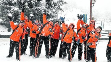 Los viajes de egresados volvieron a Bariloche y se abrió la temporada de turismo estudiantil. Archivo