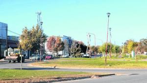 Por acoso callejero no podrá circular por una calle de Fernández Oro: tiraba besos y gritaba «mi amor»