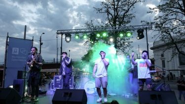 Los uruguayos de La Teja Pride serán parte de la habitación de shows.