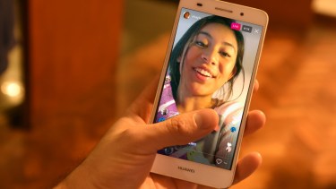 Los espectadores consiguen mayor cercanía con sus referentes en redes, y los vivos también permiten la interacción a través de mensajes. (Foto: Gonzalo Maldonado)