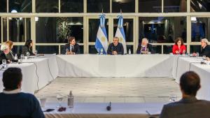 Fernández recibió el aval de los expertos para flexibilizar la cuarentena