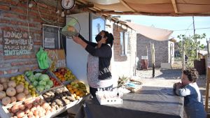 Nora, la mujer de Fernández Oro que montó una verdulería con el IFE
