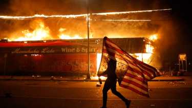 Continúan las protestas contra el racismo policial en Minneapolis, Estados Unidos