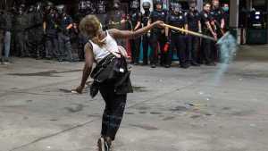 Continúan los incendios y enfrentamientos en Estados Unidos por el racismo policial